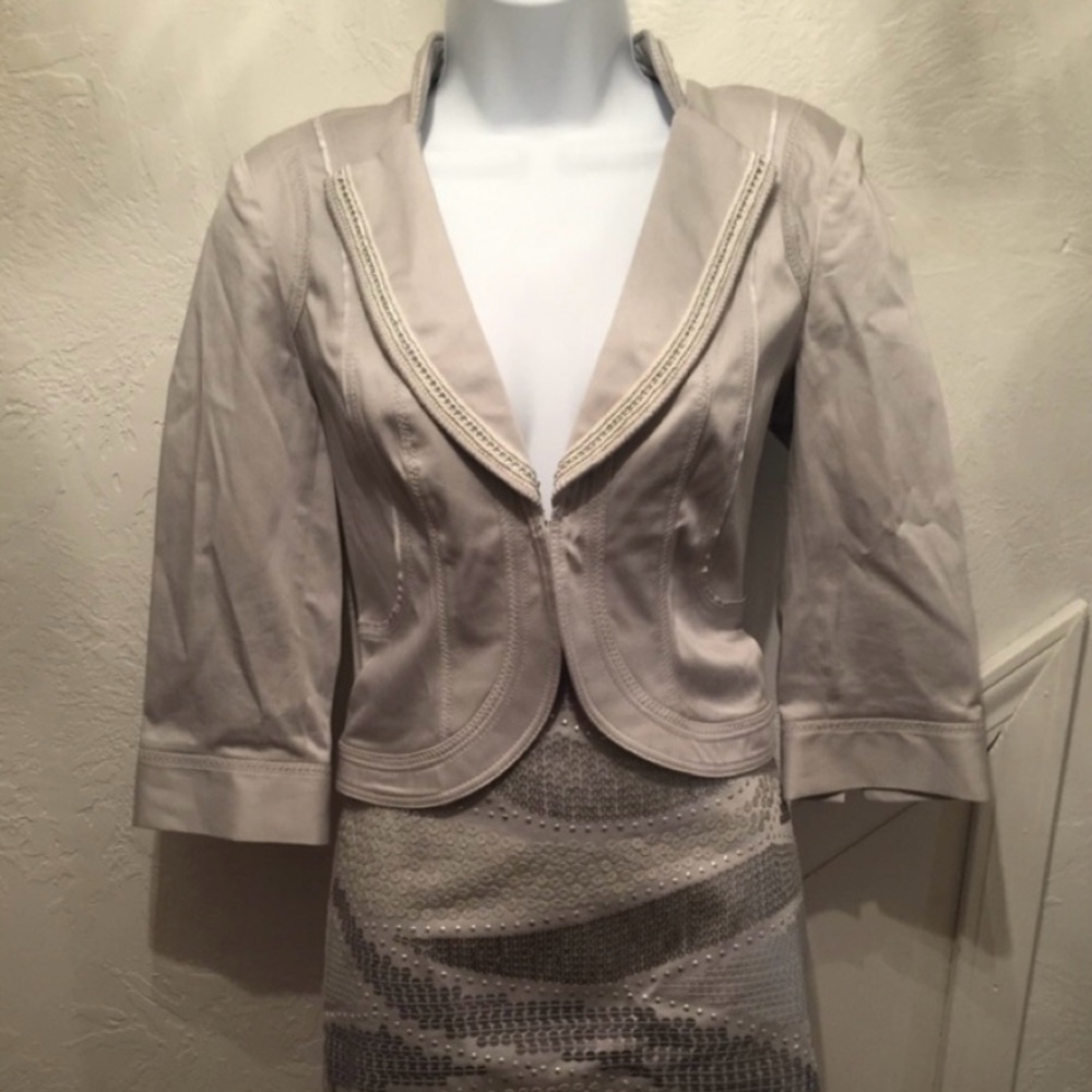 Gorgeous White House Black Market jacket and skirt